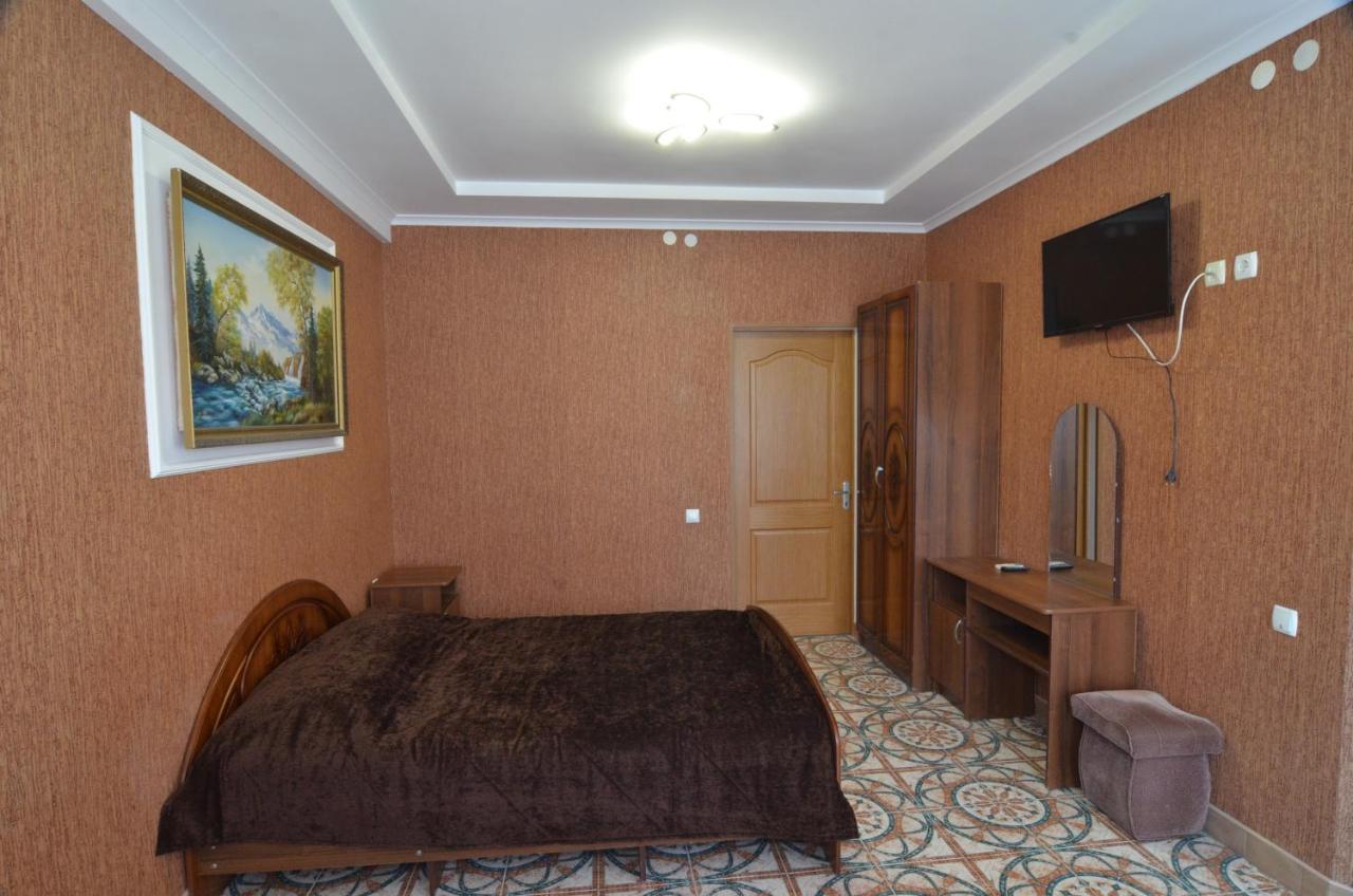Hotel Assol 拉扎列夫斯科耶 外观 照片